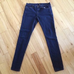 FOREVER 21 DARK WASH JEANS