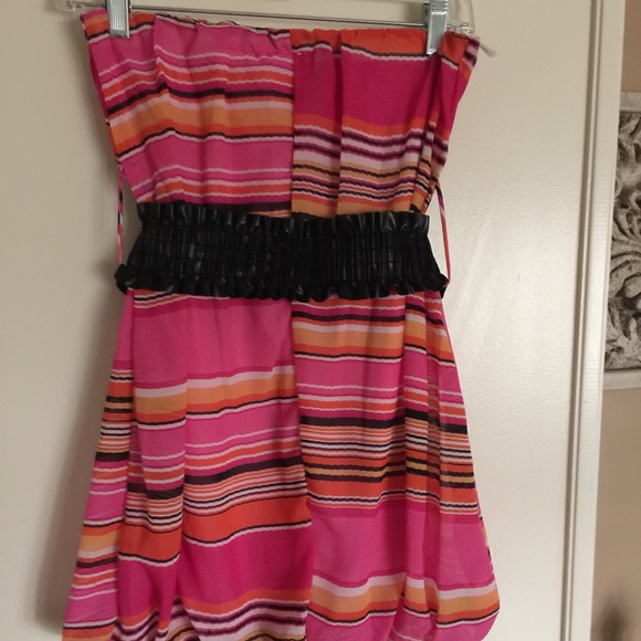New item-summer fun dress with belt... - Picture 2 of 4