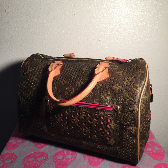 Perforated Speedy Fuchsia