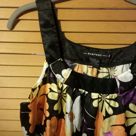 Flowered fancy tank top - Picture 2 of 4