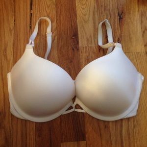 VS Bombshell bra in white
