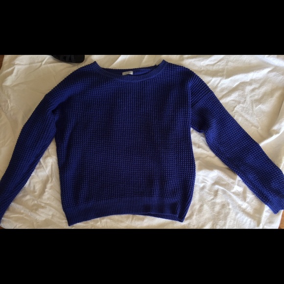 Comfy Oversized Sweater - Picture 3 of 4