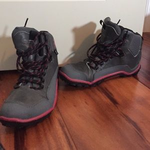 Vivdbarefoot boots