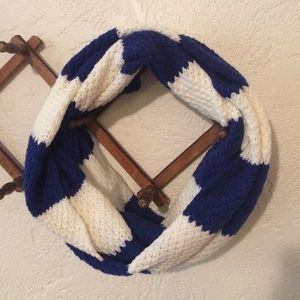Infinity scarf