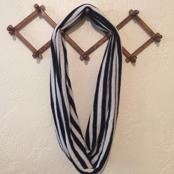 Infinity scarf - Picture 2 of 3