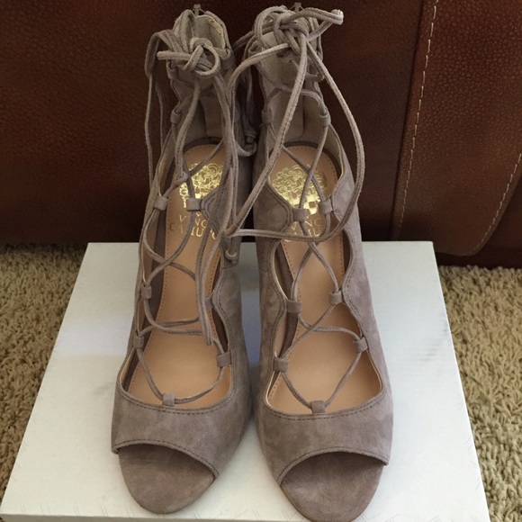 Vince Camuto Lace up Heel Size 6.5