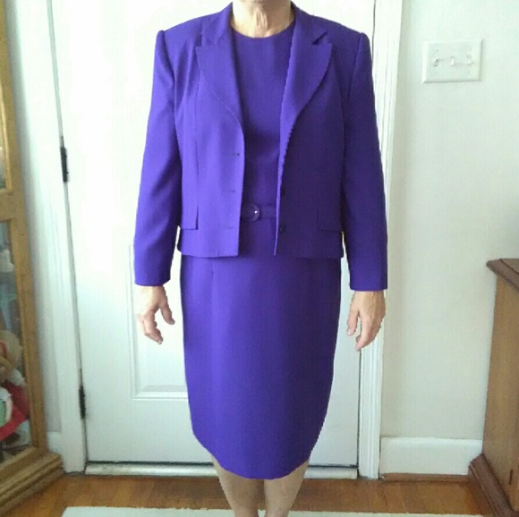 Two piece dress suit