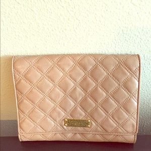 Marc Jacobs tan quilted clutch