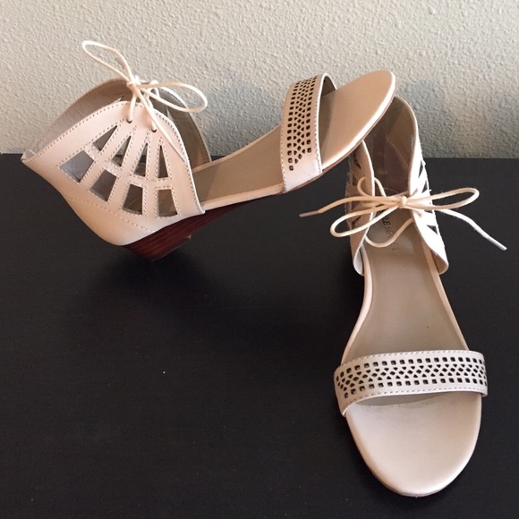 Cute summer sandals with laces