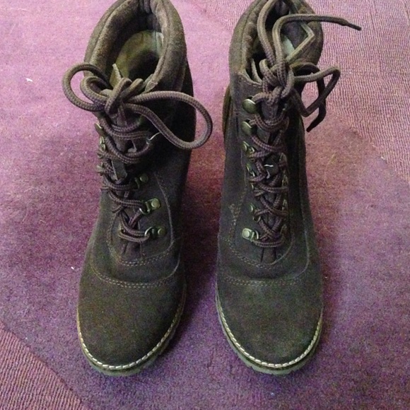 Joe Fresh lace up boots - Picture 2 of 4