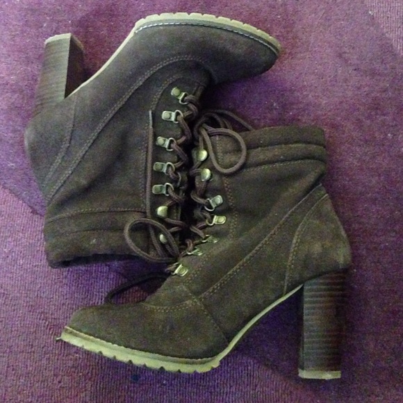 Joe Fresh lace up boots - Picture 4 of 4