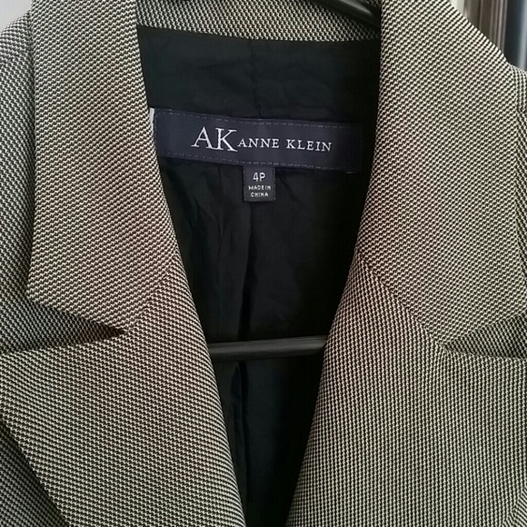 Blazer - Picture 2 of 3
