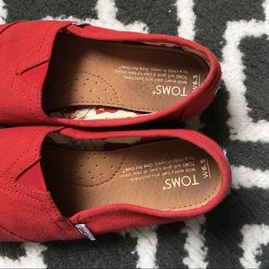 Red TOMS