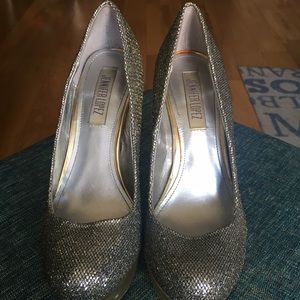 Jennifer Lopez Shiny Silver & Gold Pumps