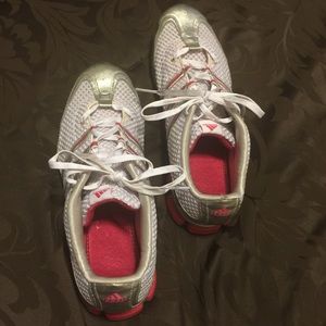 Adidas ✨ Running Shoes (8 US)