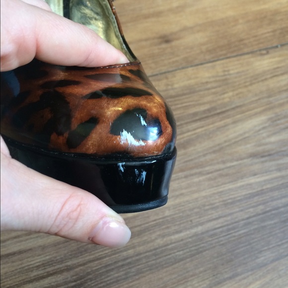 Sold Steve Madden leopard wedge heels flash sale - Picture 3 of 3