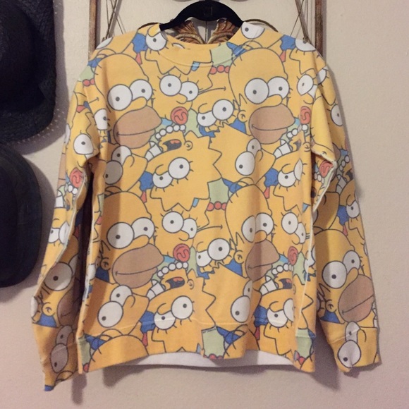 For the Simpsons lover! Soft sweatshirt