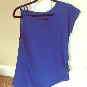 Asymmetrical shoulder top