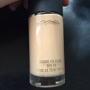 MAC studio fix fluid foundation NC20