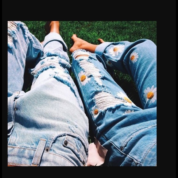 LF Pants - NWT LF Daisy boyfriend jeans