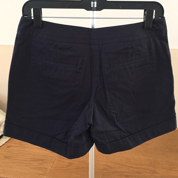 Outback Red drew navy shorts! - Picture 2 of 3