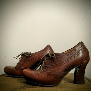 Chestnut Oxford lace up shoes