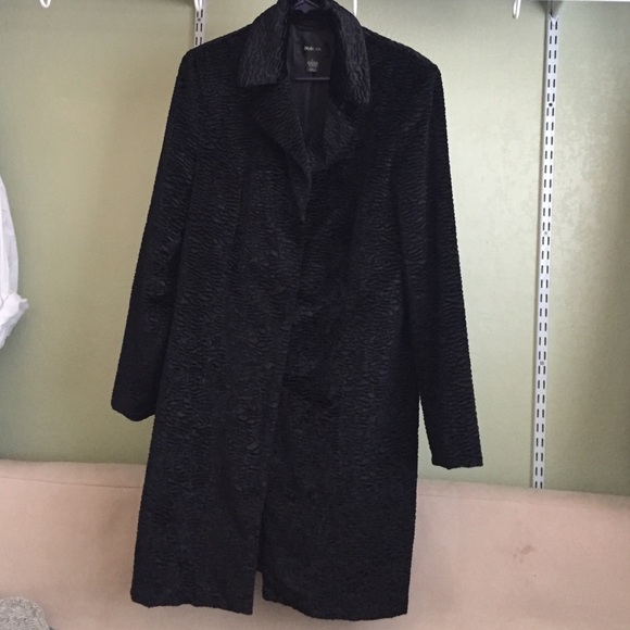 Black coat - Picture 1 of 4