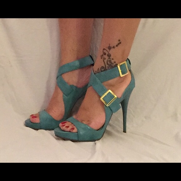 Strappy  Michael Antonio heels - Picture 4 of 4