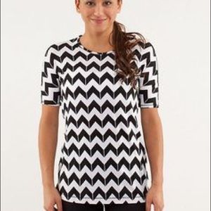 Lululemon devotional short sleeve tee