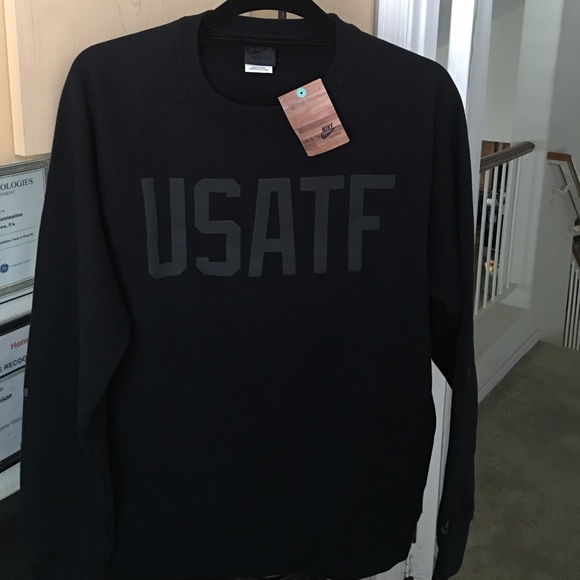 Tops Ustaf Nike Poshmark Crewneck New gPwYYqOd