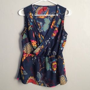 Sleeveless dress top