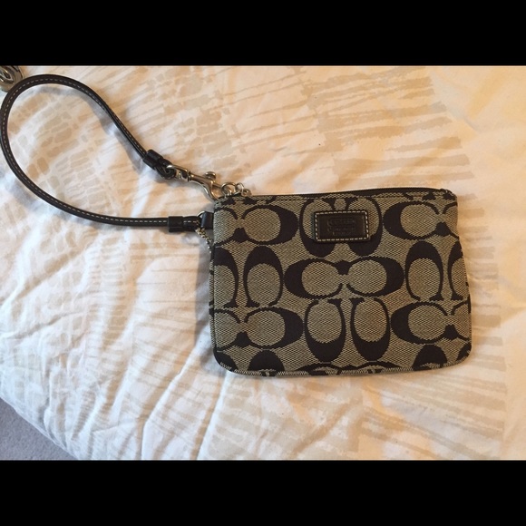 Coach wristlet - Picture 1 of 1