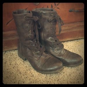 **ONE HOUR SALE**Brown Mossimo boots