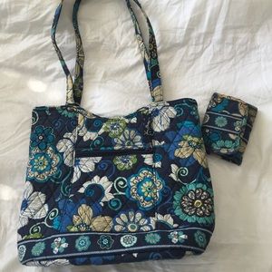 Vera Bradley mod cloth blue bucket tote.