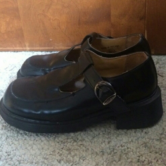 Made in england  babydoll docs - Picture 3 of 4