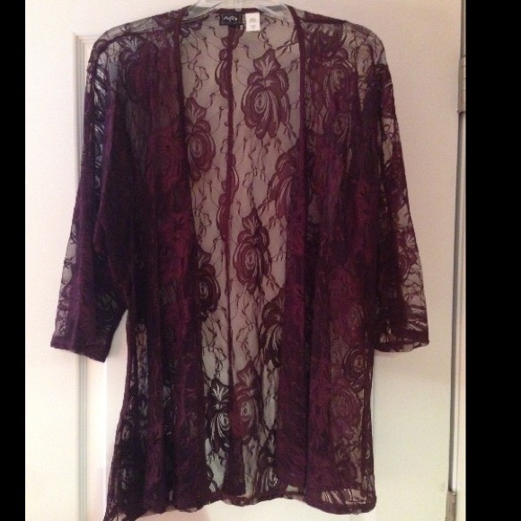 Daytrip Plum Lace Kimino! Excellent condition!
