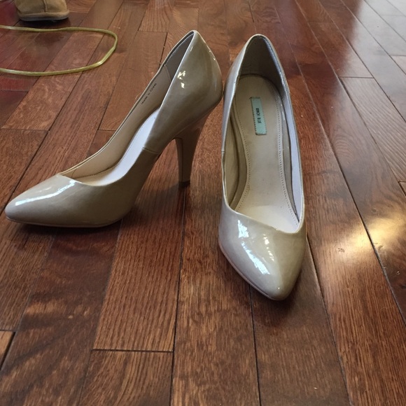 Nude Urban Outfitters pumps