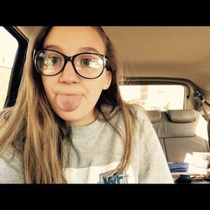 Meet your Posher, Bella