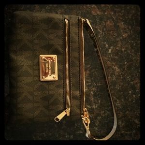 Michael Kors large Smartphone wristlet