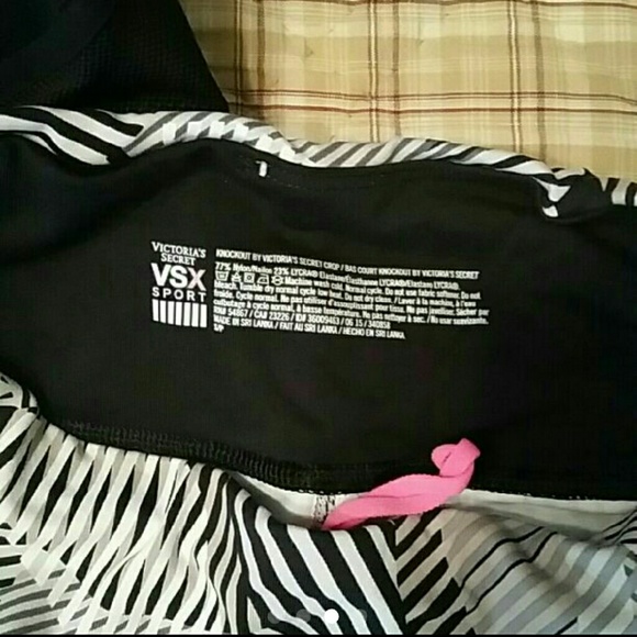 SOLD LOCAL ****VSX SPORT BRA & CAPRI SET - Picture 3 of 4