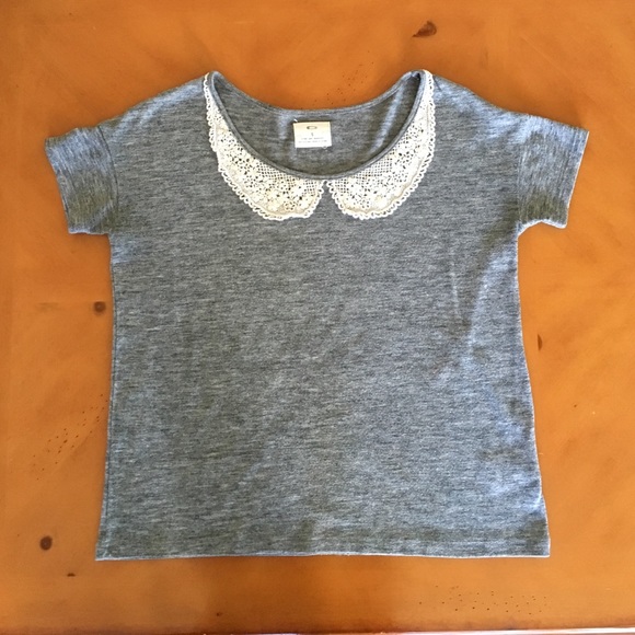 {Urban Outfitters} Peter Pan collar tee size small