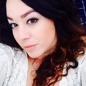 Meet your Posher, Alejandra