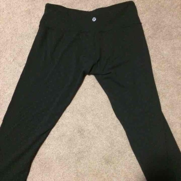 Lululemon crops size 8