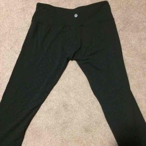 Lululemon crops size 8