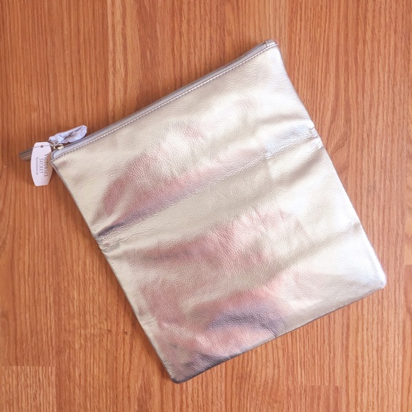 Victoria's Secret Pouch/ Clutch - Picture 4 of 4