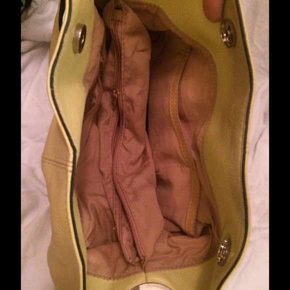 Yellow bag - Picture 2 of 2