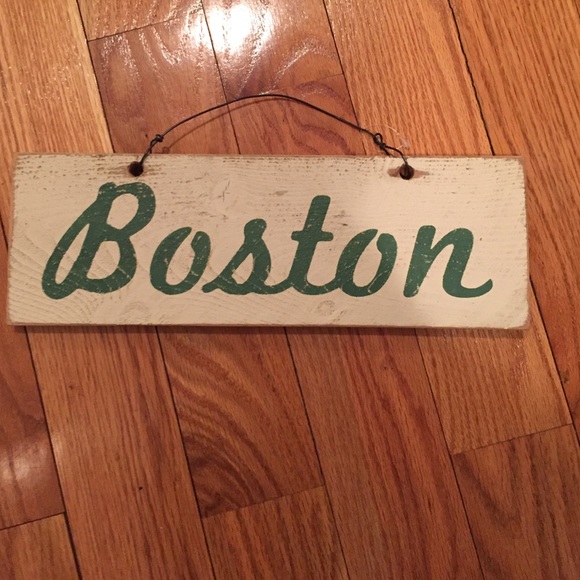 Brandy Melville Boston sign