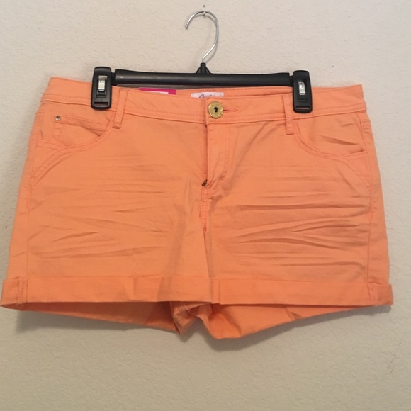 BRAND NEW LIGHT ORANGE SHORTS