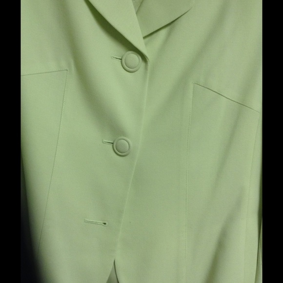 Suit - Picture 4 of 4