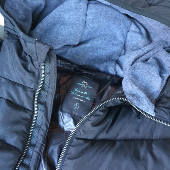 Nwot Gap Puffer Jacket - image 2